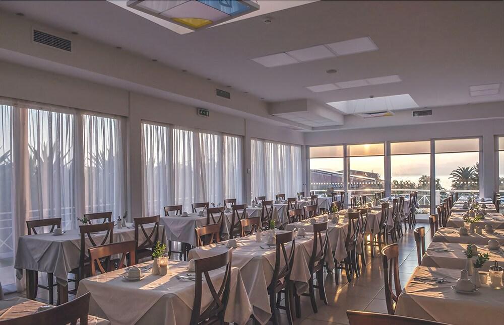 Delfinia Hotel Moraitika Exterior photo
