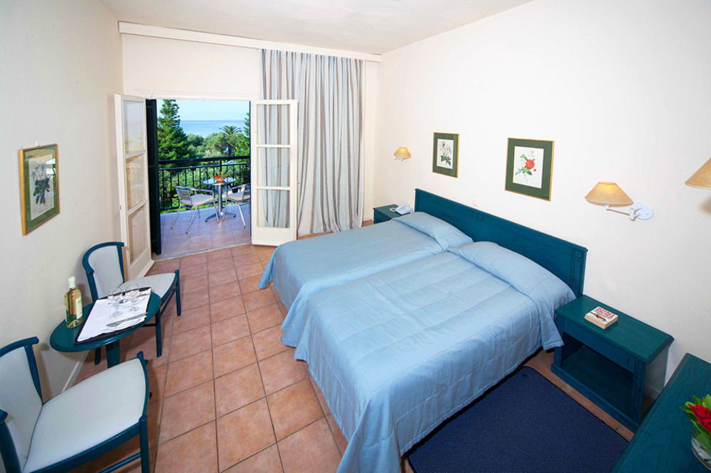 Delfinia Hotel Moraitika Exterior photo