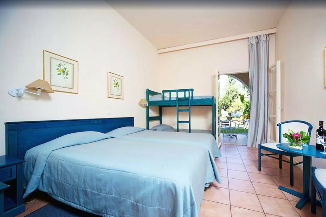 Delfinia Hotel Moraitika Exterior photo